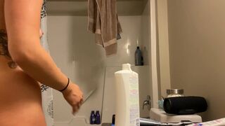 Hawt Golden-Haired 22 Year old Step Mommy Showering after the Gym - Perfection??? - 15 image