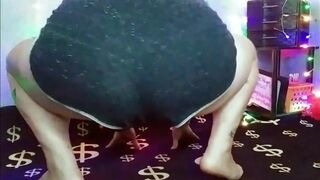 Kepi Carter Slow motion Calf muscle flex