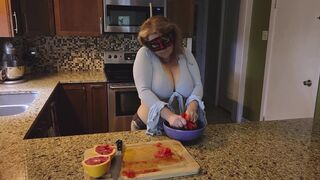 Slicing and crushing Food and RUBBING it into MY LARGE mother I'd like to fuck LOVE MUFFINS - 12 image