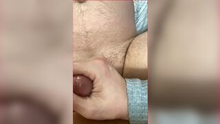PAWG Laurasquirts gives a penis pump a try! - 2 image