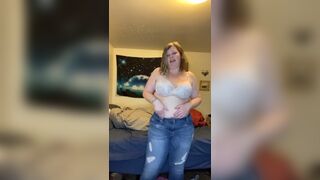 Big Beautiful Woman mother i'd like to fuck looks so precious in her jeans this babe have to make herself cum! - 5 image