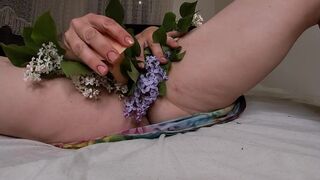 Sexy Wife Discovered a Sex Toy in a Flower Bouquet - 10 image