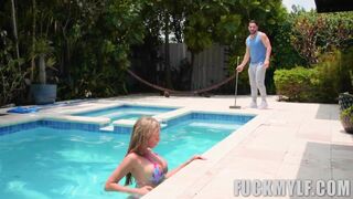 Poolside Bubble A-Hole Briana Banderas , Peter Green - 5 image