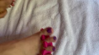 Hawt female feet nail polish - 11 image