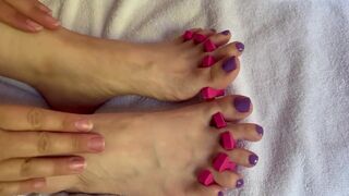 Hawt female feet nail polish - 12 image