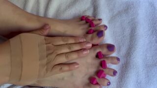 Hawt female feet nail polish - 8 image