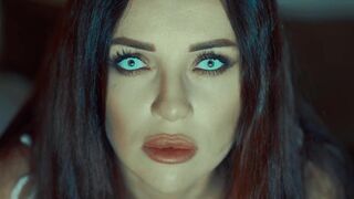 HORROR! Sex demon possessed a woman to exorcise him, had to cum on her face - 3 image