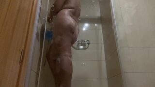 Pumping a hawt mother I'd like to fuck in a hotel shower - 5 image