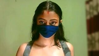 Desi hawt beauty live web camera show natural titties massage - 2 image