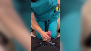 Las Vegas semen bank nurse does everything to receive the example. Talks me throughout it and copulates at the end - 6 image