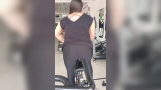 Lascivious Wife Gets Out Of The Gym Sexy And Calls Her Brother In Law To Watch Her Touch Herself - 4 image