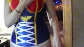 Skarlett plays Wonder Woman - 3 image
