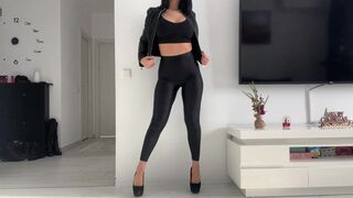 Fit Mother I'd Like To Fuck rub cock and can't live out of doggy style position after job /CandyLuxxx - 2 image