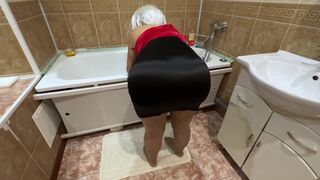 Anal mother I'd like to fuck underneath the skirt is always available when the penis needs to relax in a big booty - 7 image