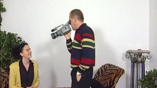 deutscher porno produzent bumst alles was ihm vor die kamera laeuft - 7 image