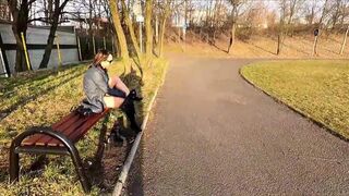 She pee through pants and flashing in a public park - 3 image