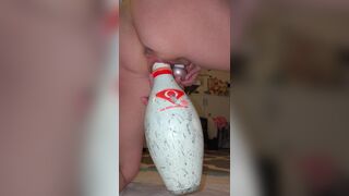 Bowling pin fucked for squirting - 2 image