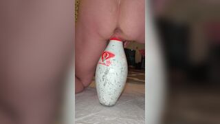 Bowling pin fucked for squirting - 5 image