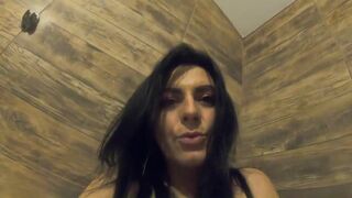 MilfyCalla-Masturbating and peeing after ironing a winter puffer coat