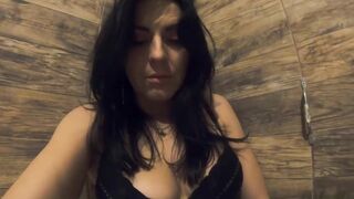 MilfyCalla-Masturbating and peeing after ironing a winter puffer coat