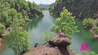 A wife cheats on her husband on a bicycle trip. - 5 image