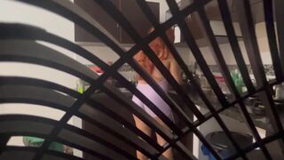 I HIDE TO SEE MY STEPMOM'S PERVERT WITH A HUGE ASS WHILE SHE MASTURBATES STANDING IN THE KITCHEN