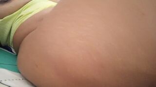 THE SCHOOLGIRL GETS UP AND MASTURBATES WITH HER PUSSY ALREADY WET AND WITH MULTIPLE ORGASMS