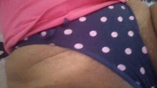 WHAT A DELICIOUS BABY!! SHE ALMOST COMES FROM MILK THAT HAS HER INSIDE HER VAGINA TIGHT