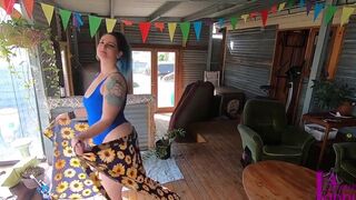 Hot MILF Poppy Blows the Pool Boy