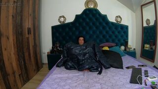 Preview-milfycalla-i Can't Get Enough of Masturbating with This Green Fur Long Jacket 189