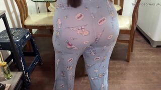 Mother-in-law shows off BIG ASS to son-in-law who ends up fucking her - 8 image