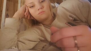 Vea Chevelle tries inflatable dildo