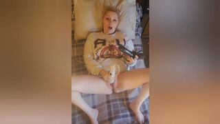 Vea Chevelle tries inflatable dildo