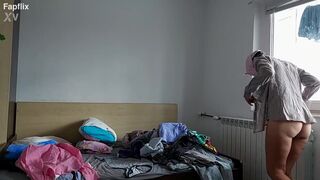 Voyeur - Amateur Milf Trys On Clothes At Home And Shows Saggy Tits And Hairy Pussy - 12 image