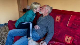 ROMANTIC HOMEMADE PORN - MUTUAL MASTURBATION... I CAN'T TAKE IT ANYMORE, FUCK ME FROM BEHIND