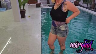 Cuckold Husband Offers His Wife's Ass in Thailand