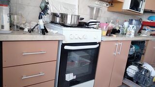 Sexy mom having breakfast in the bedroom, hairy, big, big ass. Sexy amateur wife fingers her until orgasm.