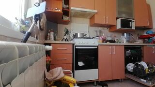 Sexy mom has breakfast in the bedroom, hairy, big, big ass. Sexy amateur wife fingers her to orgasm.