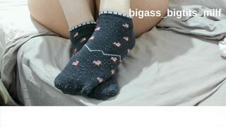 Watch bigass_bigtits_milf's kinky socks, feet, and feet fetish - Socks, Feet, Fetish, Foot - 11 image