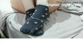 Watch bigass_bigtits_milf's kinky socks, feet, and feet fetish - Socks, Feet, Fetish, Foot - 7 image