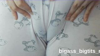 Watch curvy bigass_bigtits_milf bounce her camel toe while pleasing herself with her favorite toy - 14 image