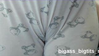Watch curvy bigass_bigtits_milf bounce her camel toe while pleasing herself with her favorite toy - 2 image