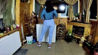 MilfyCalla's cameltoe blowjob and cum-filled puffy jean preview - total slutty action! - 3 image