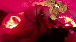 Watch Arabian Snowwhite's curvy body and hot ass get pounded hard with a dildo in Doggy Style