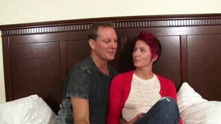 Sex crazed non-professional pair are willing to group sex - 2 image